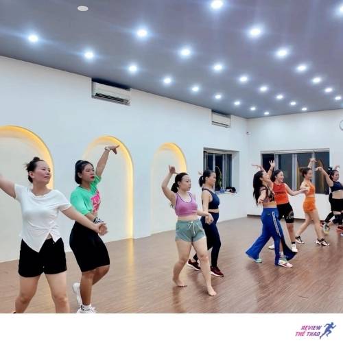 Đốt calo cực đã cùng âm nhạc sôi động tại lớp Zumba của No Limits!