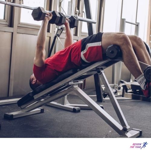 Đẩy ngực dưới – một phần không thể bỏ qua của thuật ngữ bài tập cho ngực