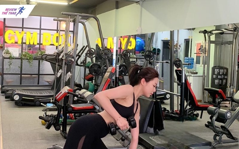 Khu vực Máy tập cơ ở Newlife Gym