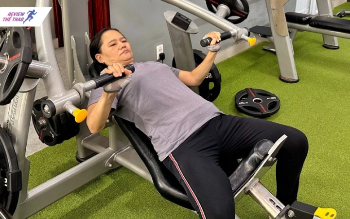 Một số lưu ý khi tập gym đối với phụ nữ 50 tuổi