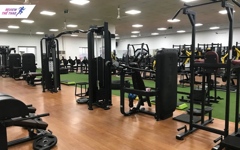 Dynamic Fitness & Yoga – Phòng gym Long Biên hiện đại, giá hợp lý