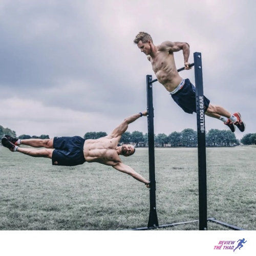 Muscle-up mạnh mẽ, kết hợp sức mạnh cùng sự linh hoạt