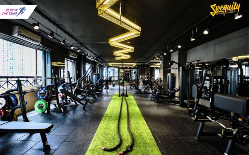 Không gian và trang thiết bị đẳng cấp của Swequity Ultimate Fitness – SUF