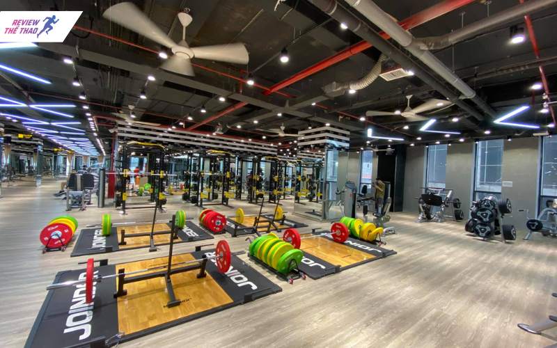 Giá tập linh hoạt, phù hợp mọi nhu cầu hội viên